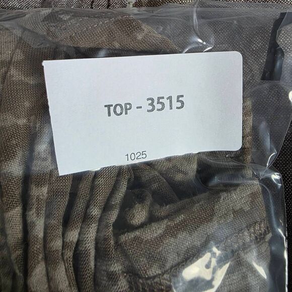 Maurices Taupe Patterned Open Front Vest Size L - Picture 8 of 8